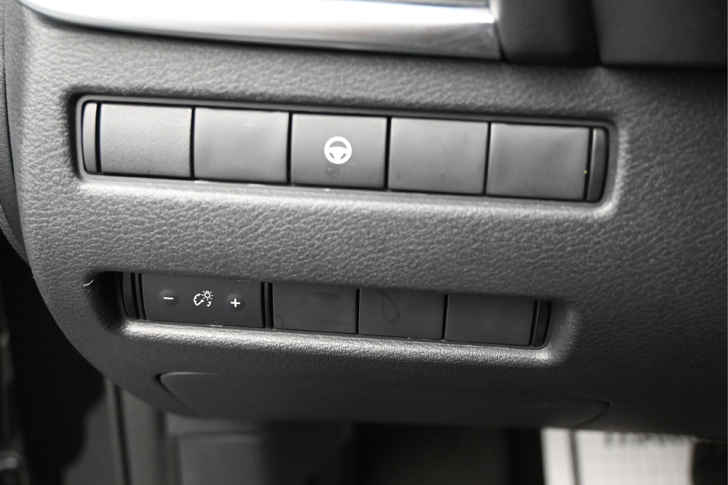 Used 2021 Nissan Rogue SV AWD/4WD image 11