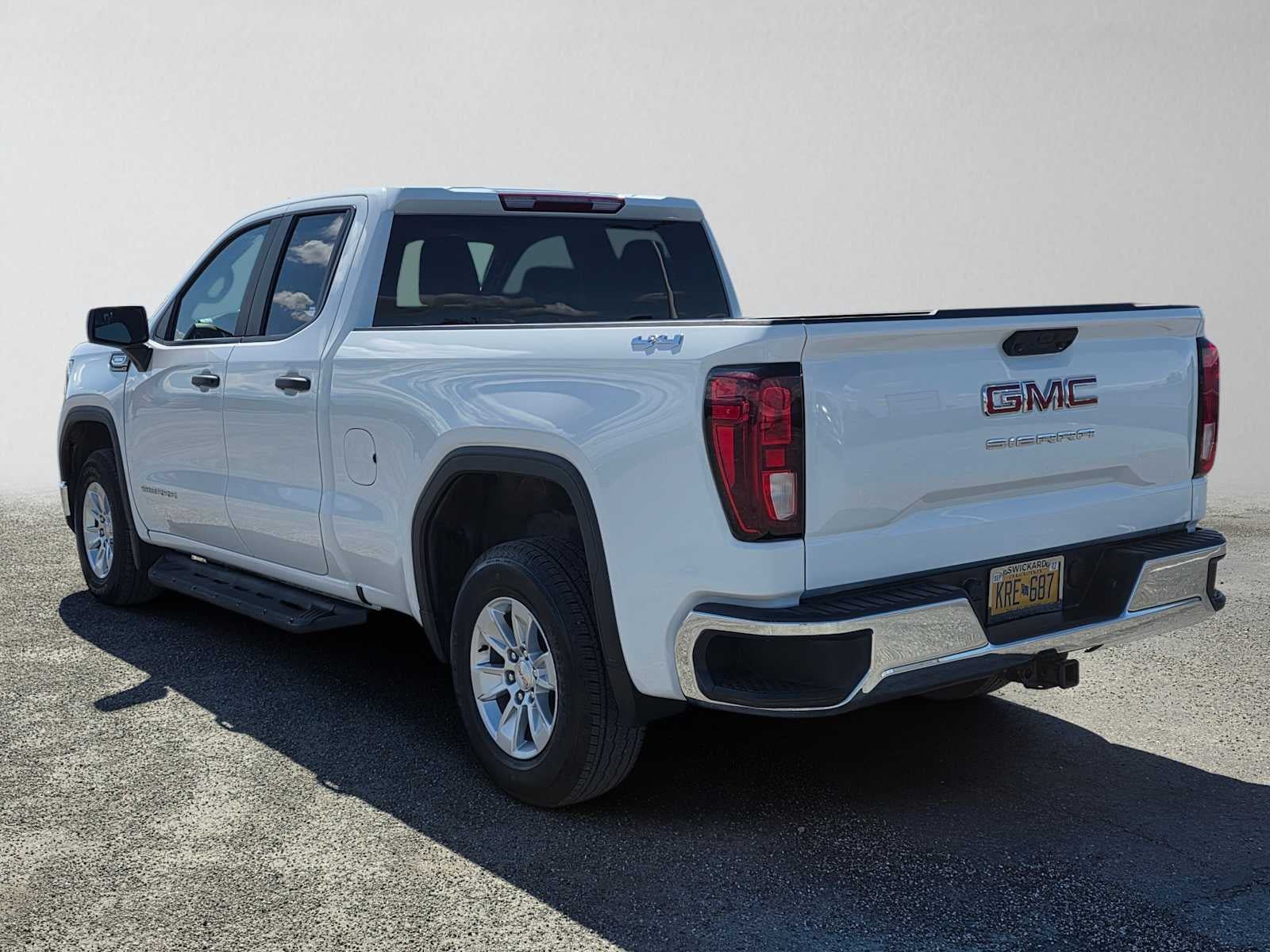 Certified 2025 GMC Sierra 1500 Pro w/ Pro Value Package AWD/4WD image 5