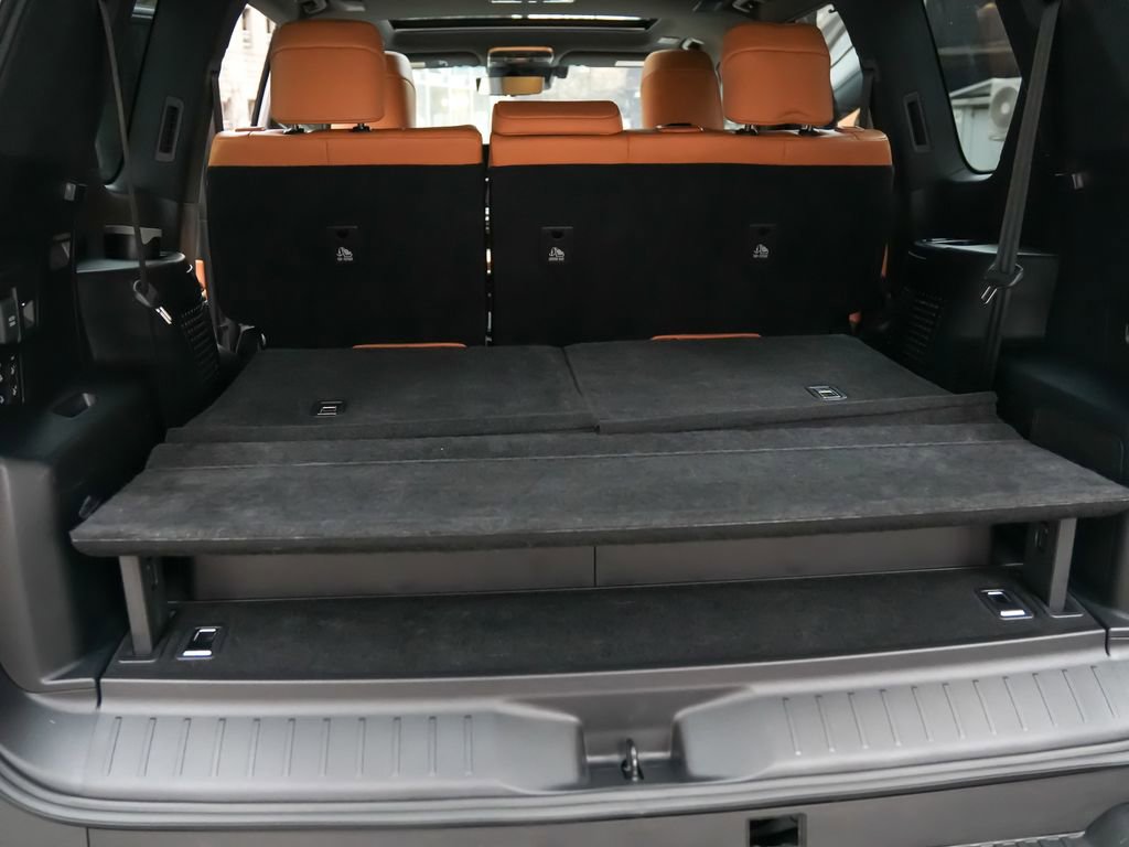 Used 2025 Lexus LX 700h Luxury w/ Appearance Package image 13