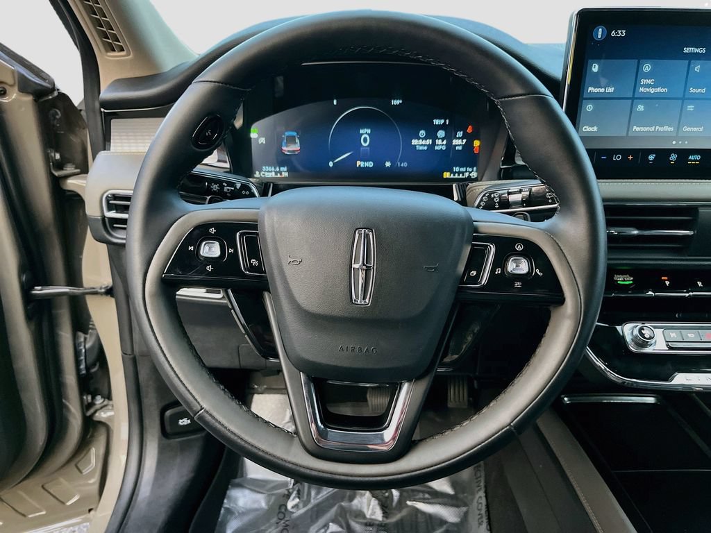 Used 2025 Lincoln Corsair AWD w/ Equipment Group 101A image 11