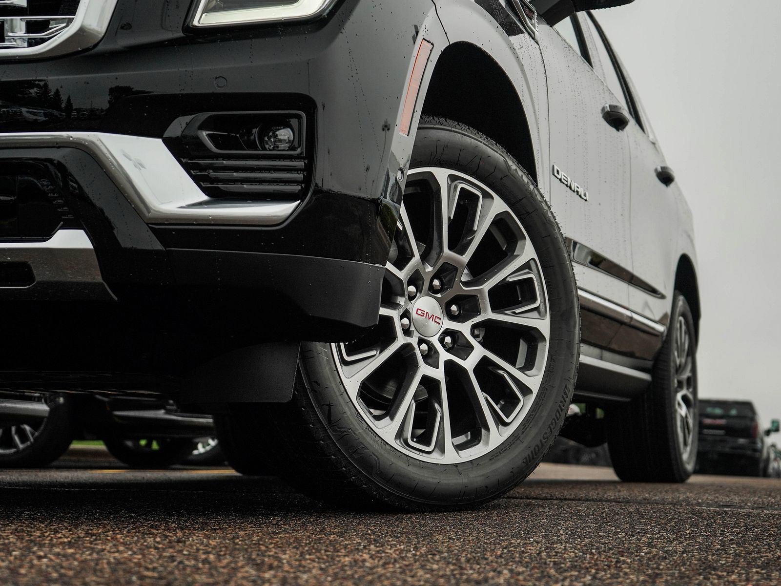 New 2027 GMC Yukon Denali w/ Sun & Power Step Package AWD/4WD image 6