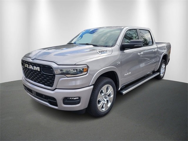 New 2026 RAM 1500 4x4 Crew Cab image 2