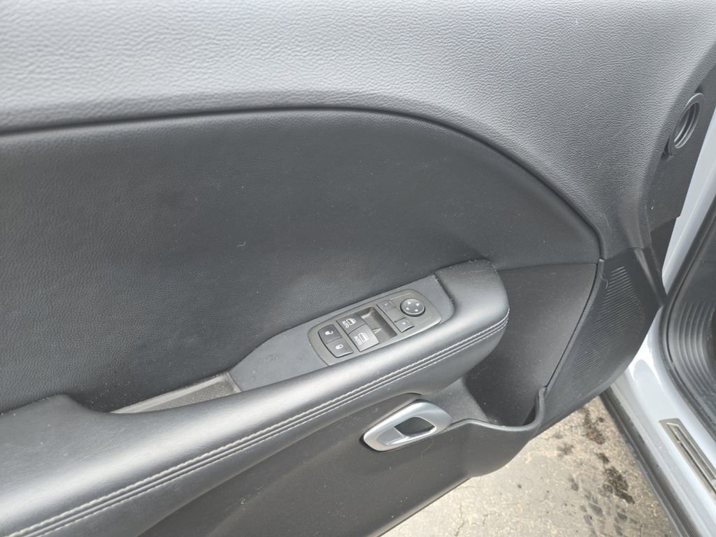 Used 2022 Dodge Challenger R/T w/ Driver Convenience Group image 15