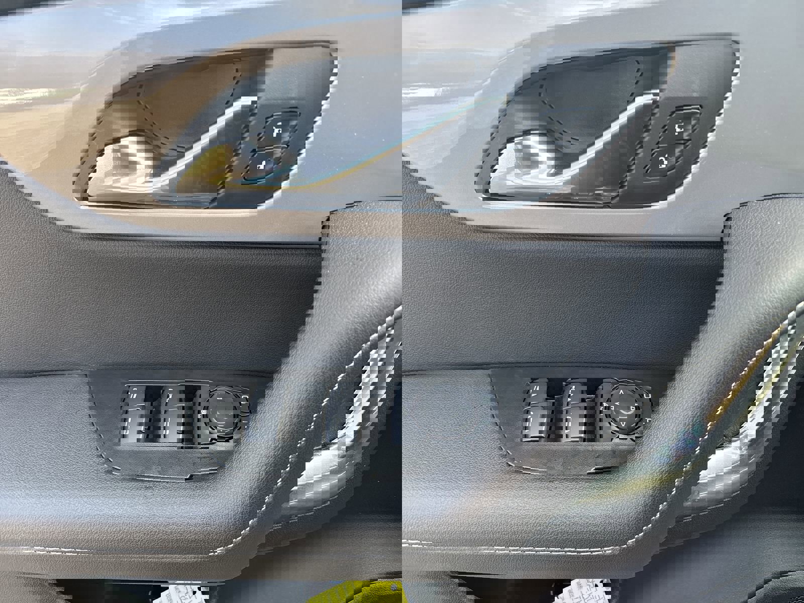 Used 2025 Chevrolet Blazer LT w/ Convenience Package image 16