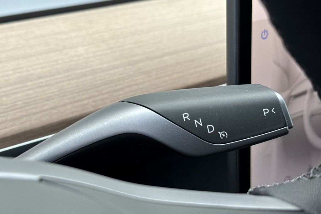 Used 2025 Tesla Model Y Long Range image 20