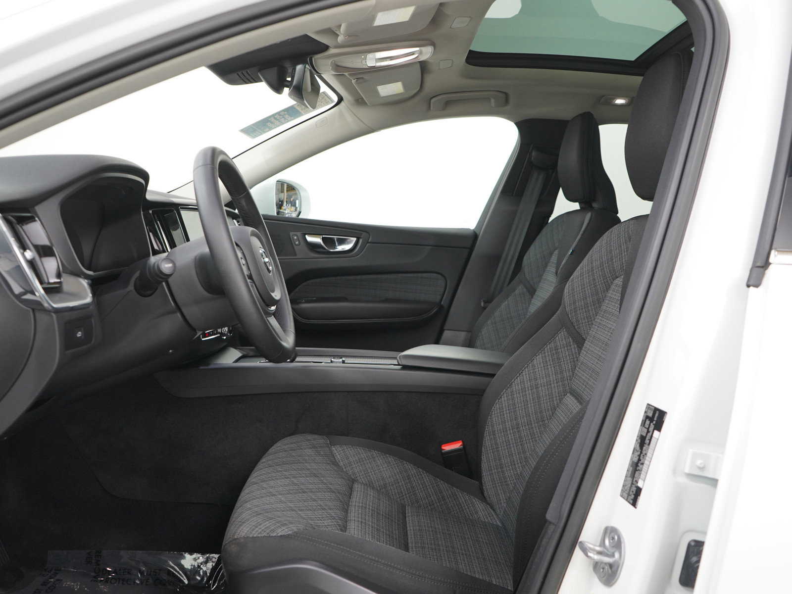 Used 2023 Volvo XC60 B5 Core AWD/4WD image 25