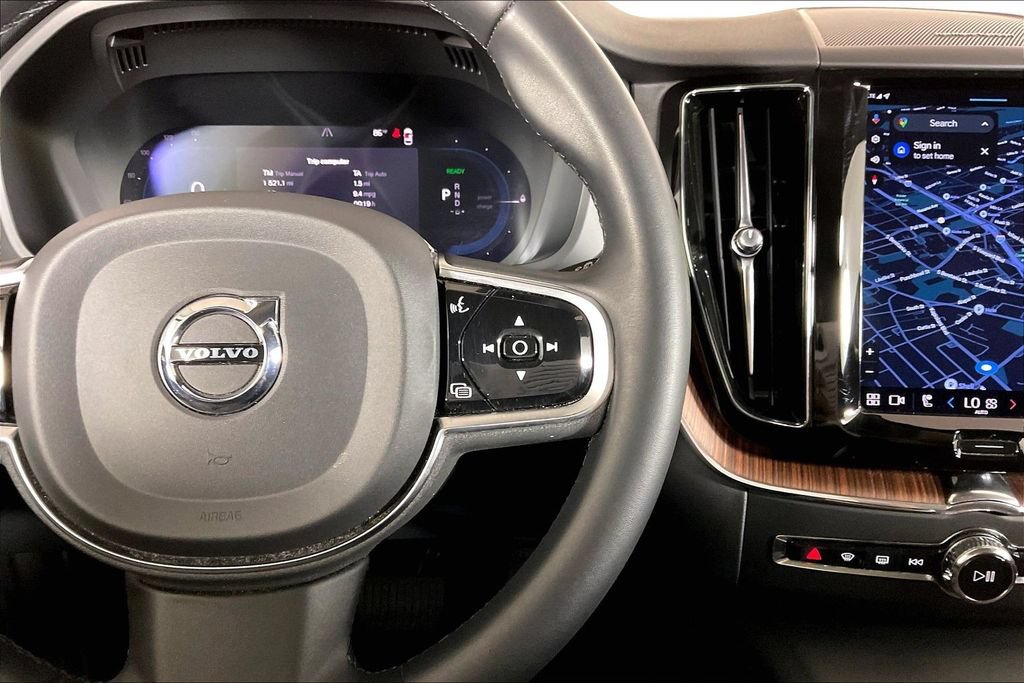 Used 2023 Volvo XC60 T8 Plus AWD/4WD image 19