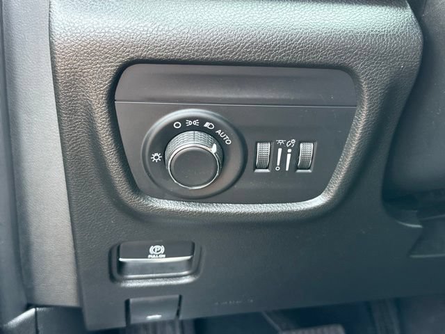 Used 2023 Jeep Grand Cherokee L Laredo AWD/4WD image 8