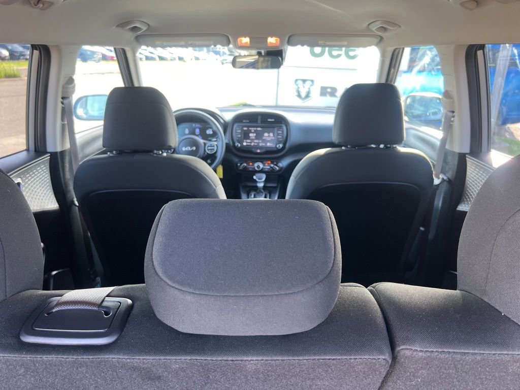 Used 2025 Kia Soul LX w/ LX Technology Package FWD image 38