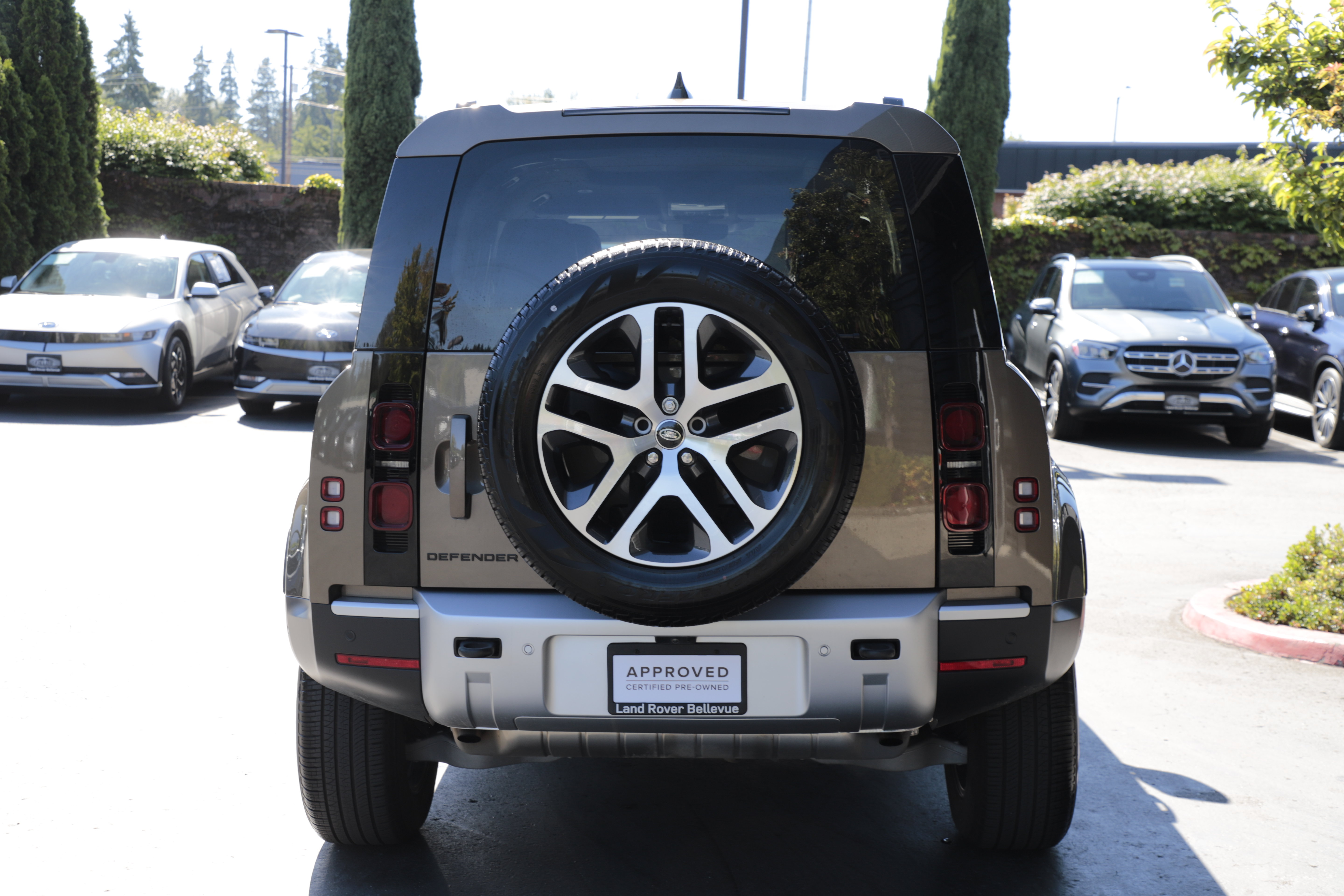 Certified 2025 Land Rover Defender 110 S AWD/4WD image 5