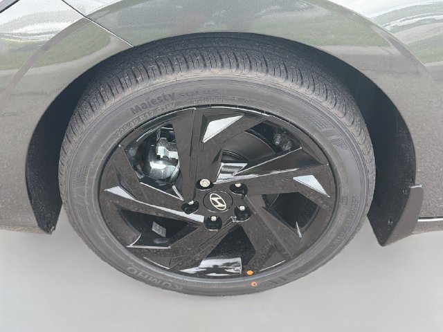 New 2026 Hyundai Elantra SEL Sport FWD image 32