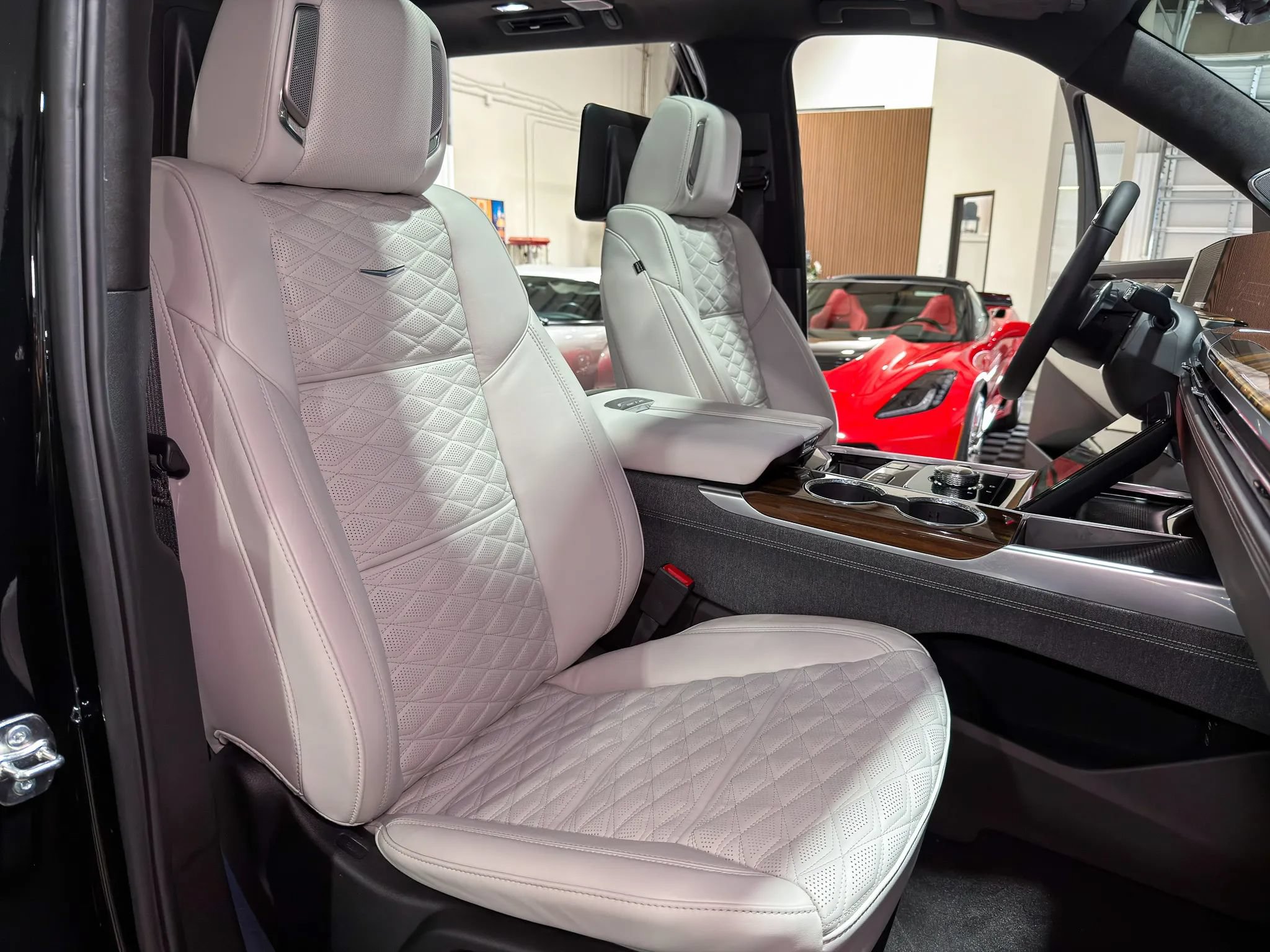 Used 2026 Cadillac Escalade Platinum Sport AWD/4WD image 25