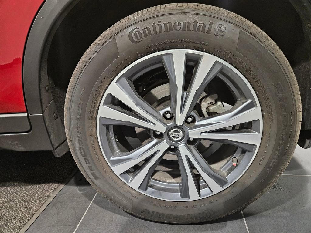 Used 2019 Nissan Rogue SV w/ Premium Package image 9