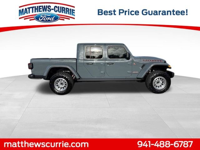 Used 2026 Jeep Gladiator Mojave AWD/4WD image 3