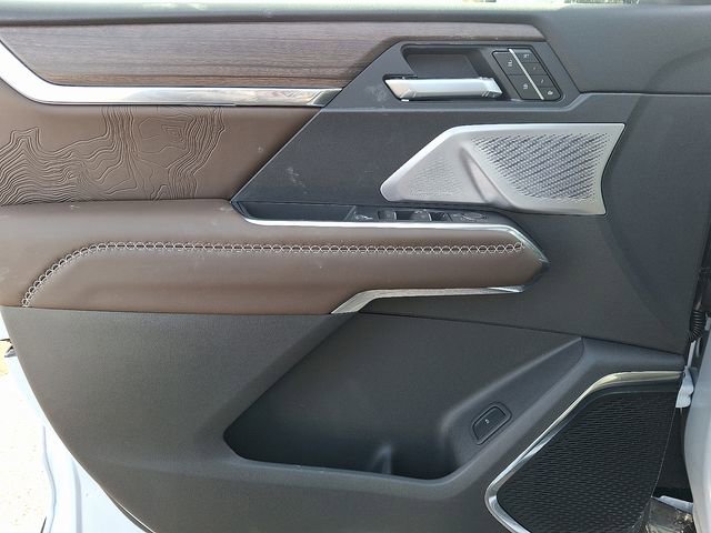 New 2026 GMC Acadia Denali Ultimate w/ LPO, Floor Liner Package image 14