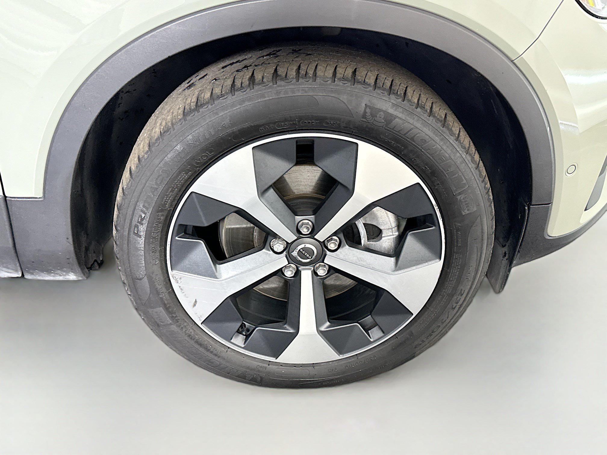 Used 2023 Volvo XC40 B5 Plus w/ Protection Package Premier AWD/4WD image 32
