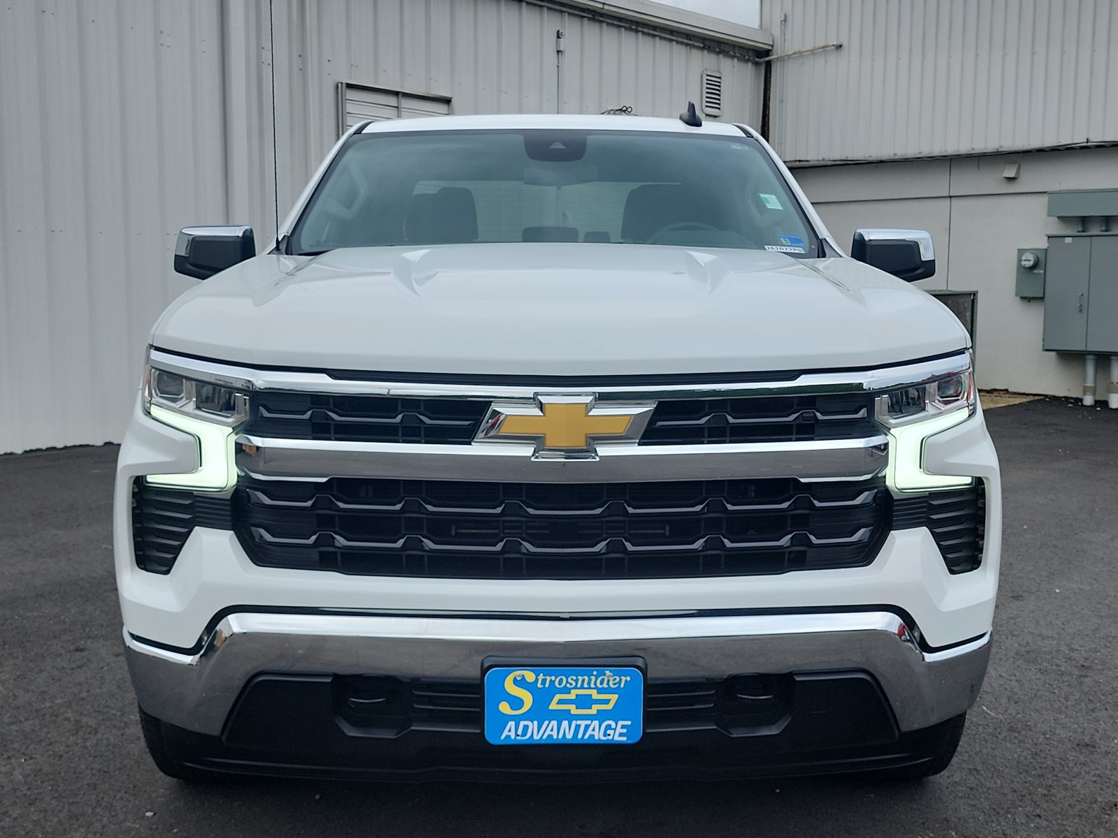 Used 2023 Chevrolet Silverado 1500 LT AWD/4WD image 8