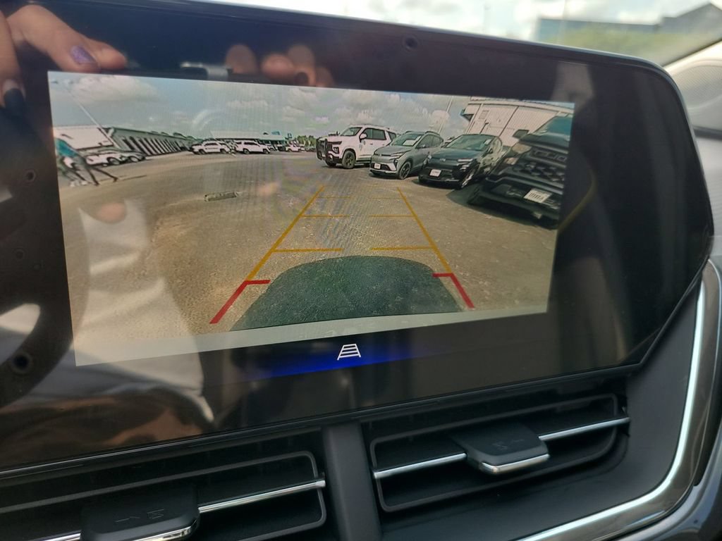 New 2026 Chevrolet Trax ACTIV w/ Sunroof Package FWD image 14