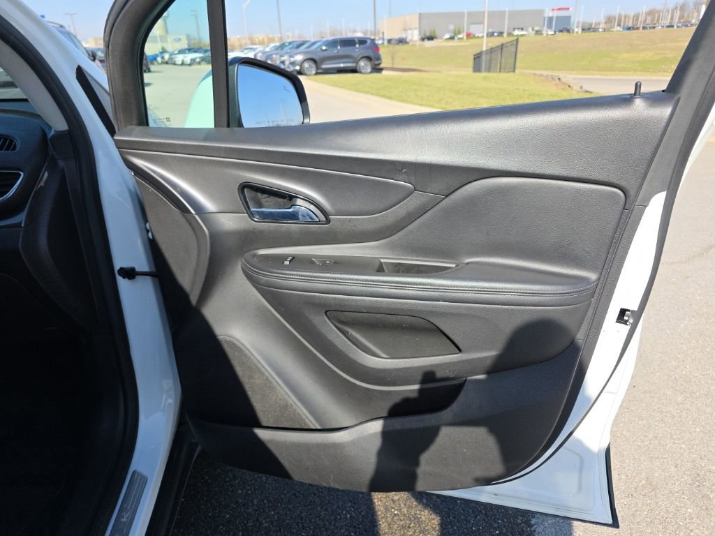 Used 2018 Buick Encore Preferred image 21
