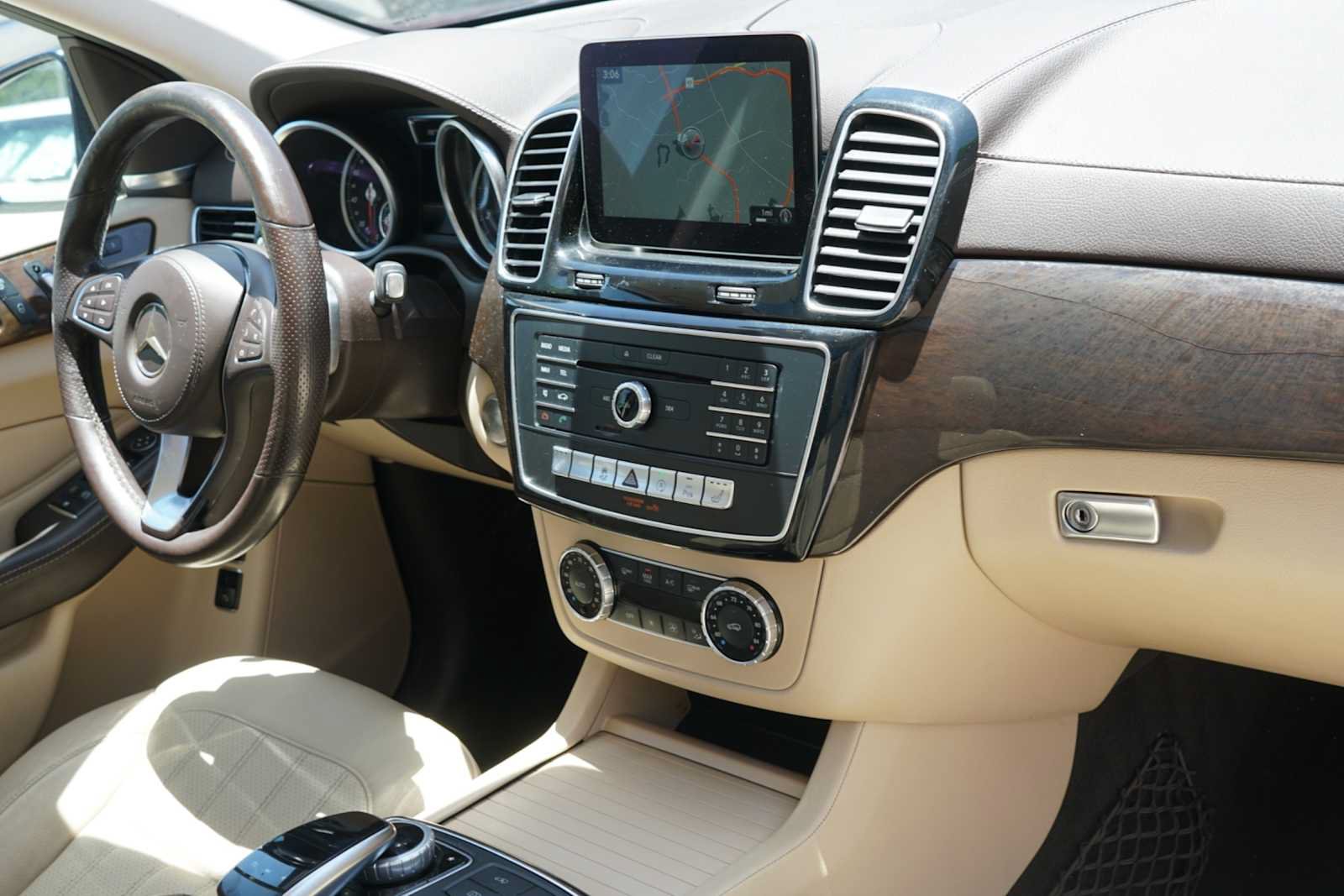 Used 2017 Mercedes-Benz GLS 450 4MATIC w/ Premium Package image 27