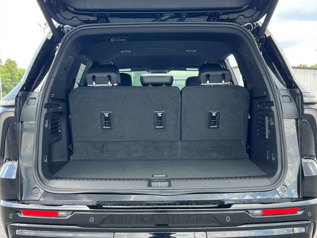 New 2026 Chevrolet Traverse High Country image 13