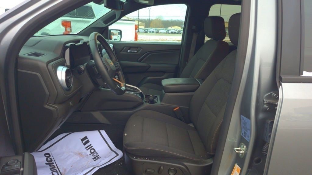 Used 2023 Chevrolet Colorado LT w/ LT Convenience Package II image 7