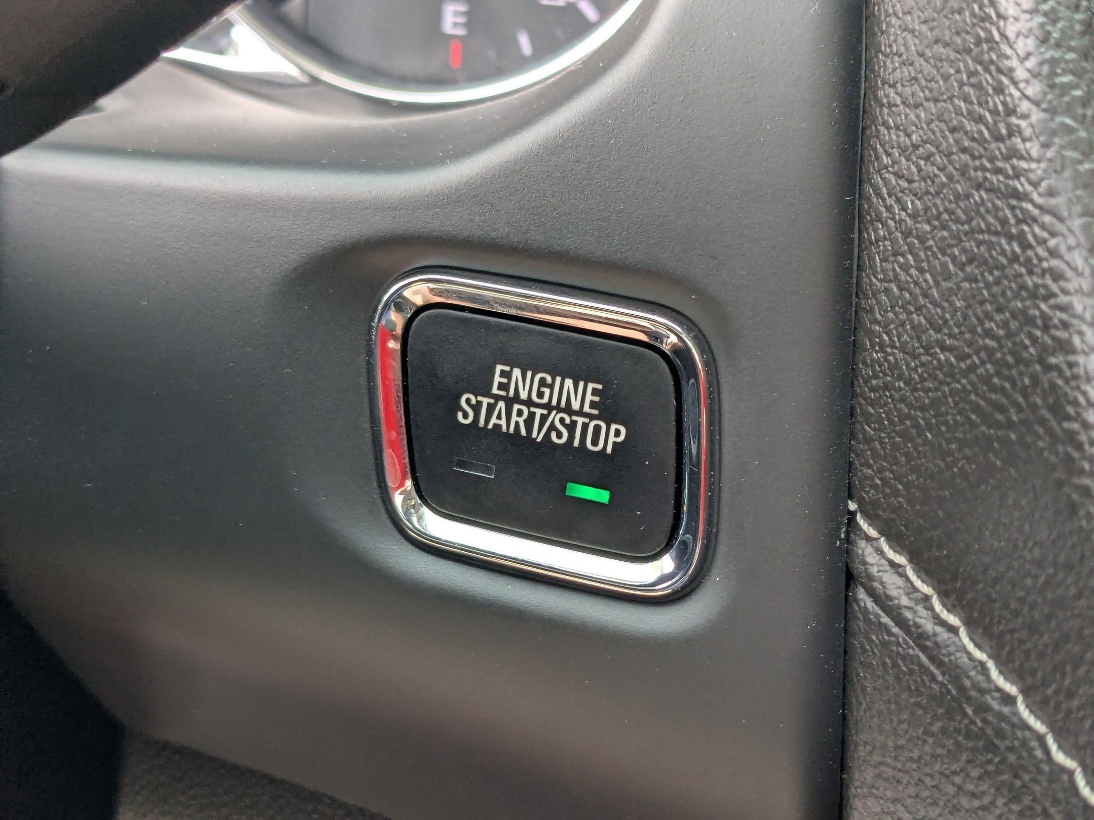 Used 2022 GMC Acadia Denali w/ Denali Technology Package image 23