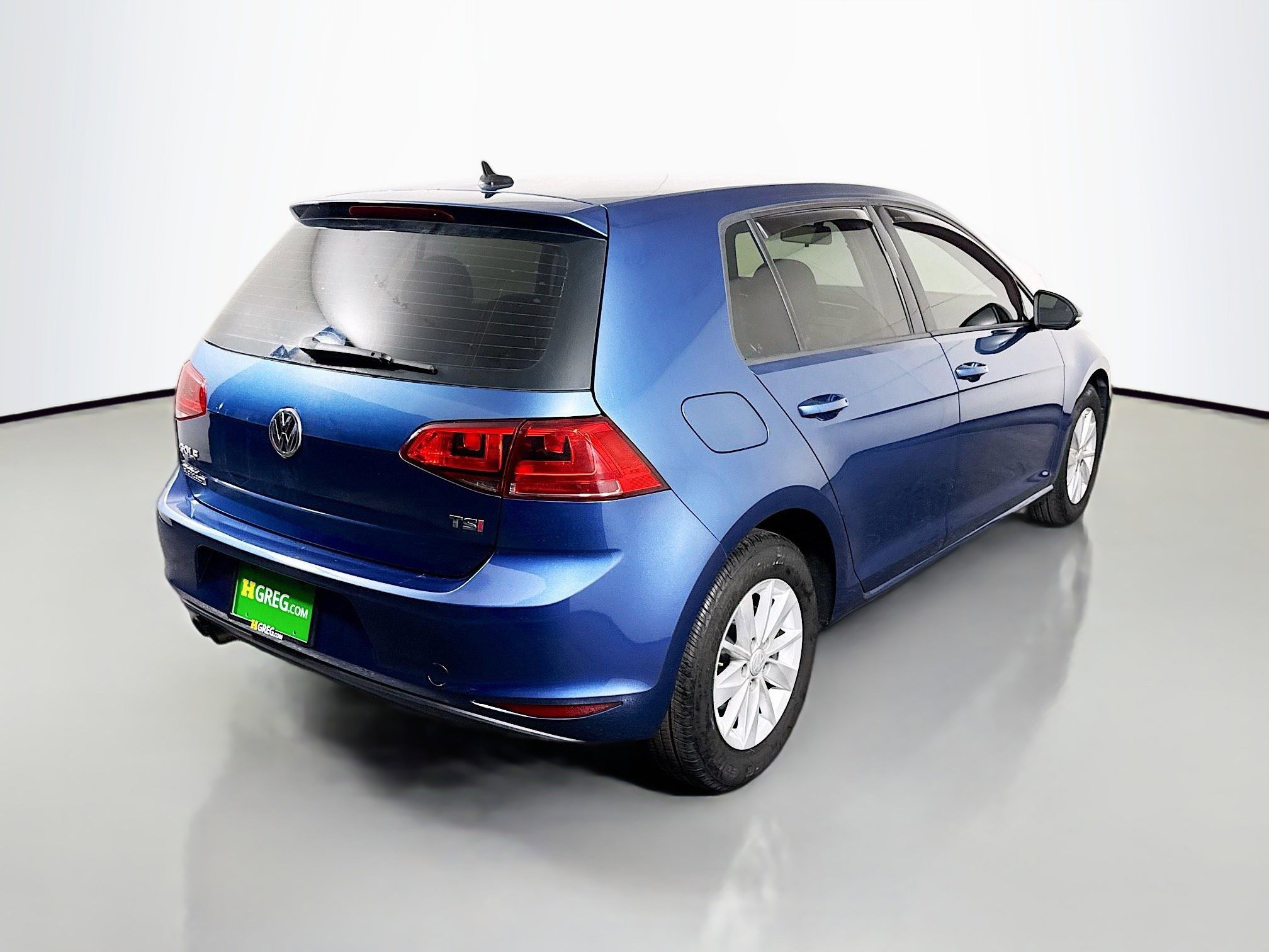 Used 2017 Volkswagen Golf S image 10