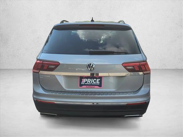 Used 2021 Volkswagen Tiguan SE w/ Panoramic Sunroof Package FWD image 6