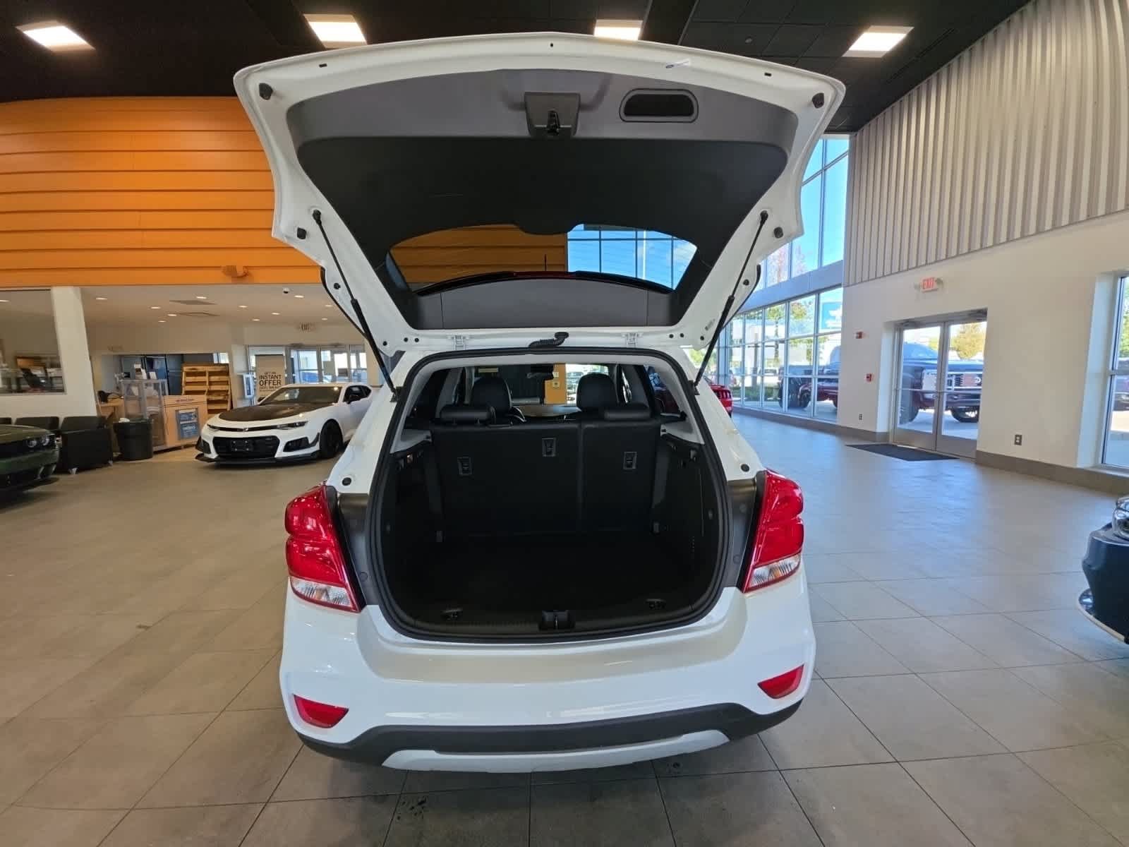 Used 2021 Chevrolet Trax LT FWD image 8