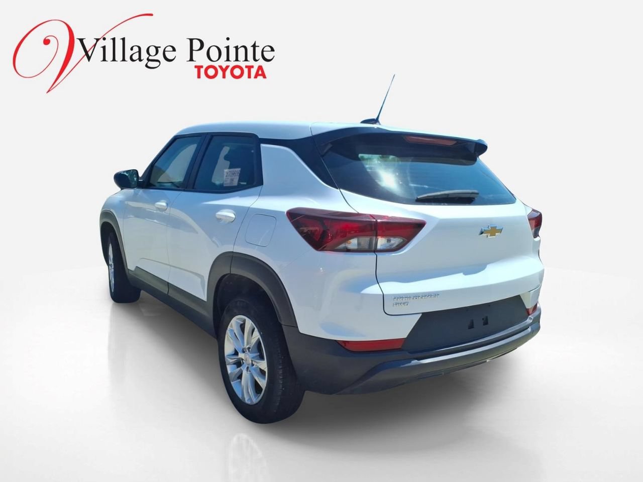 Used 2022 Chevrolet TrailBlazer LS AWD/4WD image 2