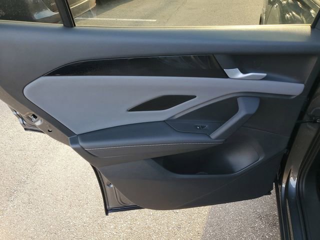 Certified 2025 Volkswagen Tiguan SE R-Line image 10