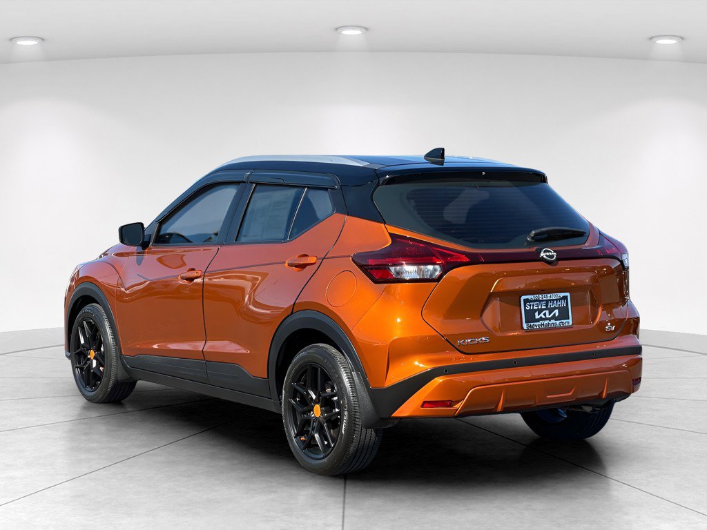 Used 2022 Nissan Kicks SV FWD image 4