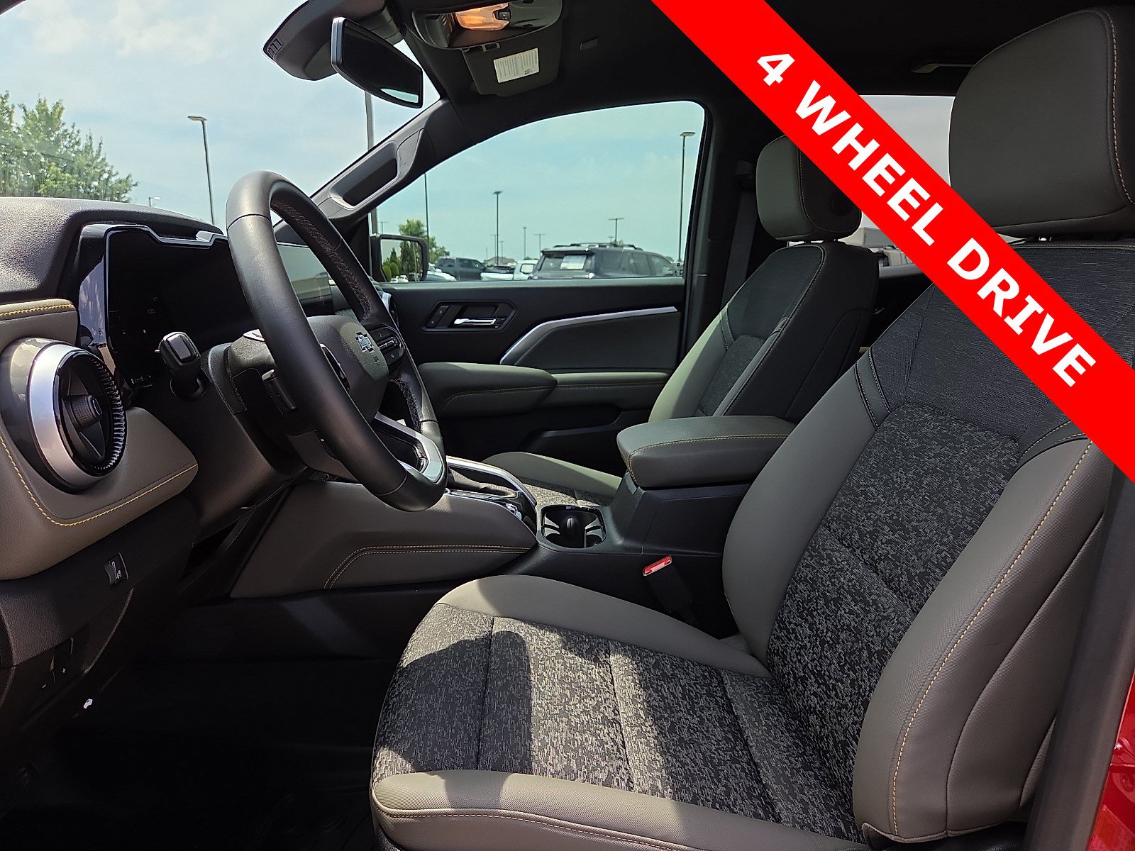 Used 2024 Chevrolet Colorado ZR2 w/ Safety Package AWD/4WD image 15