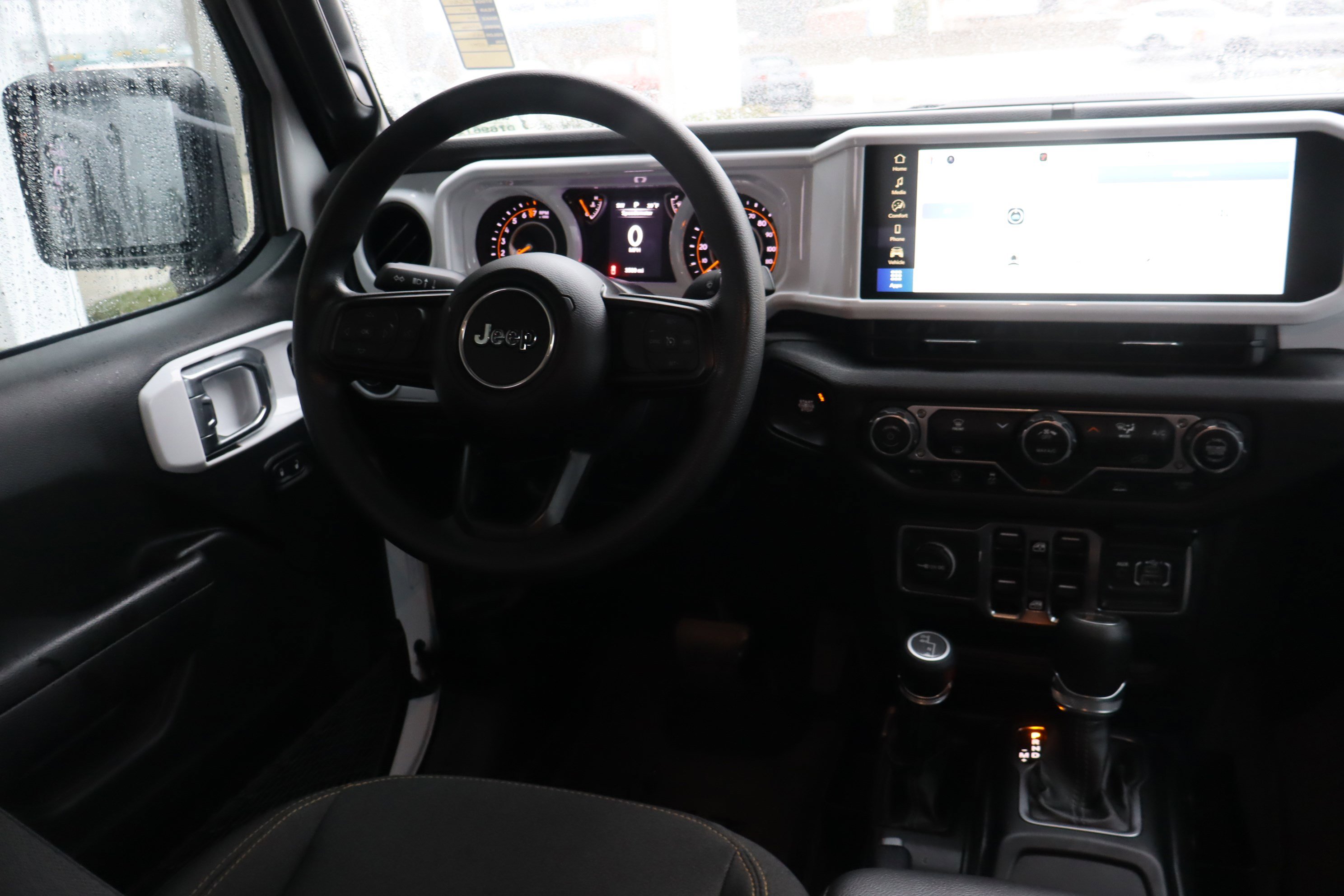 Used 2025 Jeep Gladiator Sport image 13