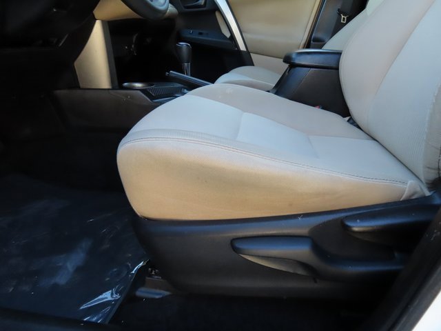 Used 2013 Toyota RAV4 XLE image 18