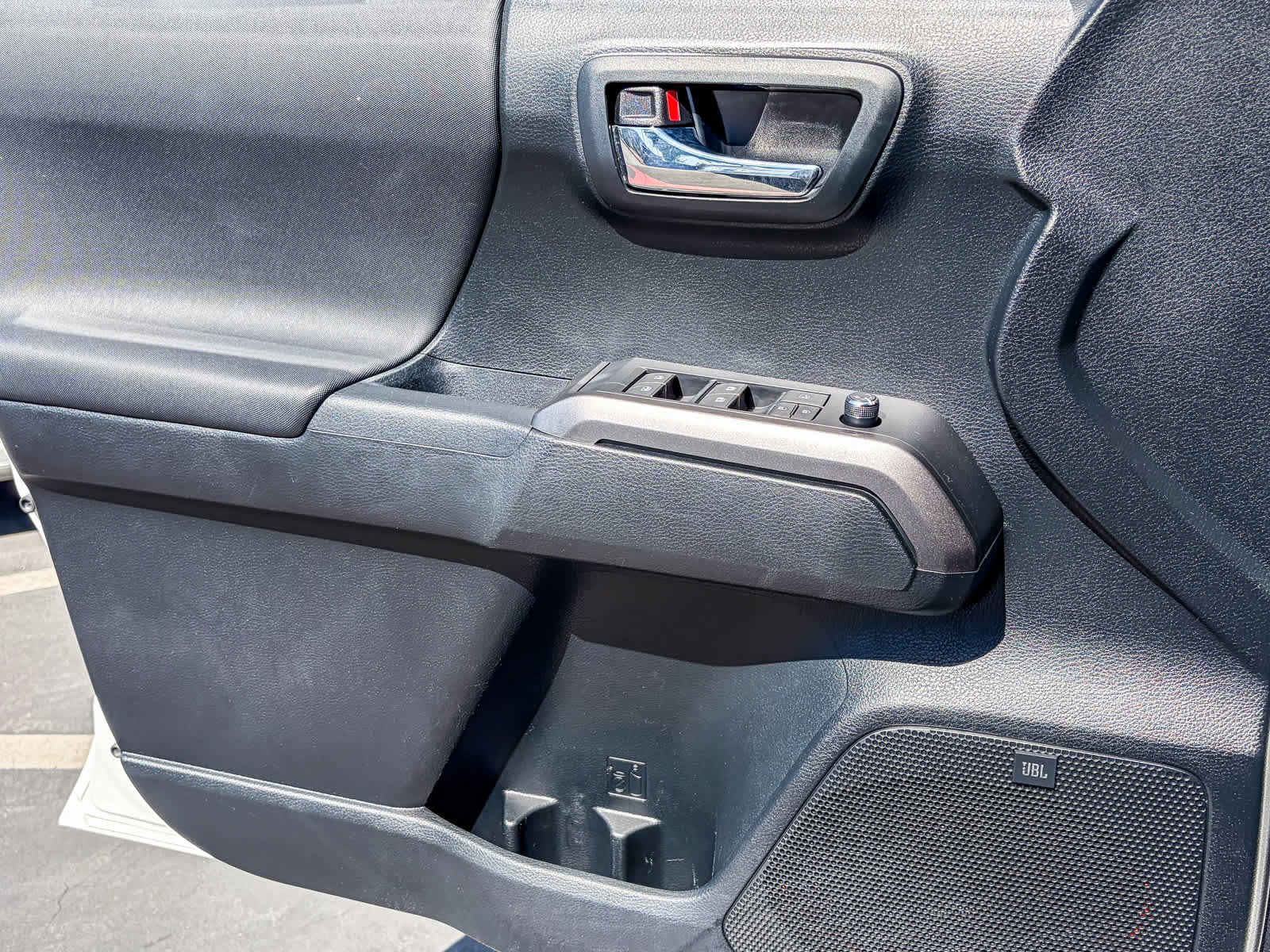 Used 2016 Toyota Tacoma TRD Sport AWD/4WD image 20