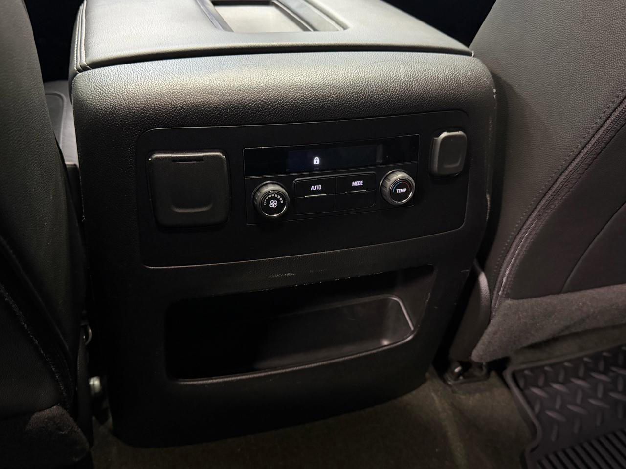 Used 2018 Chevrolet Tahoe LT AWD/4WD image 40