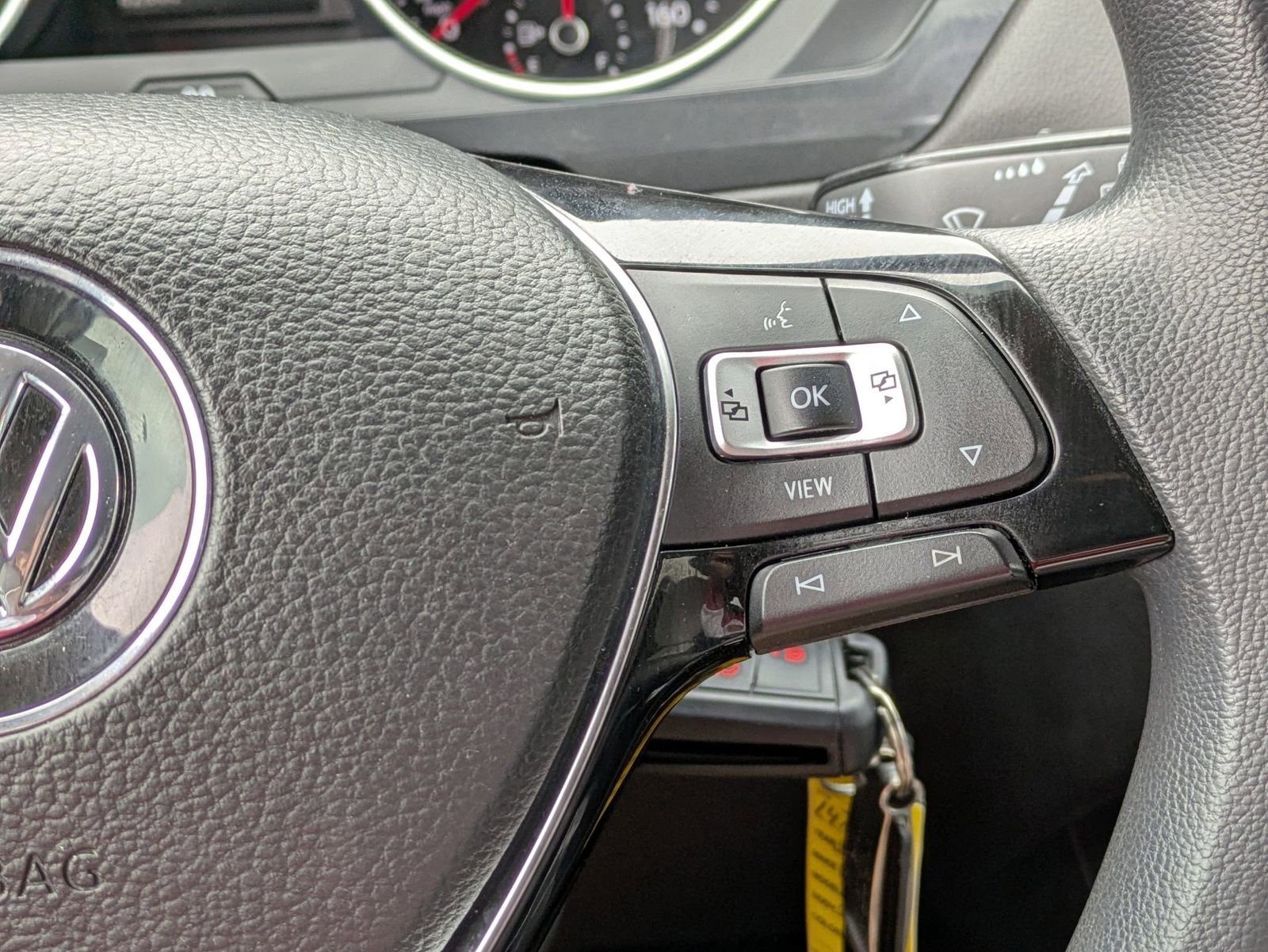 Used 2019 Volkswagen Tiguan S FWD image 11