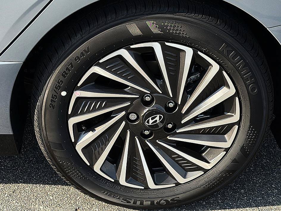 New 2026 Hyundai Sonata Limited FWD image 5
