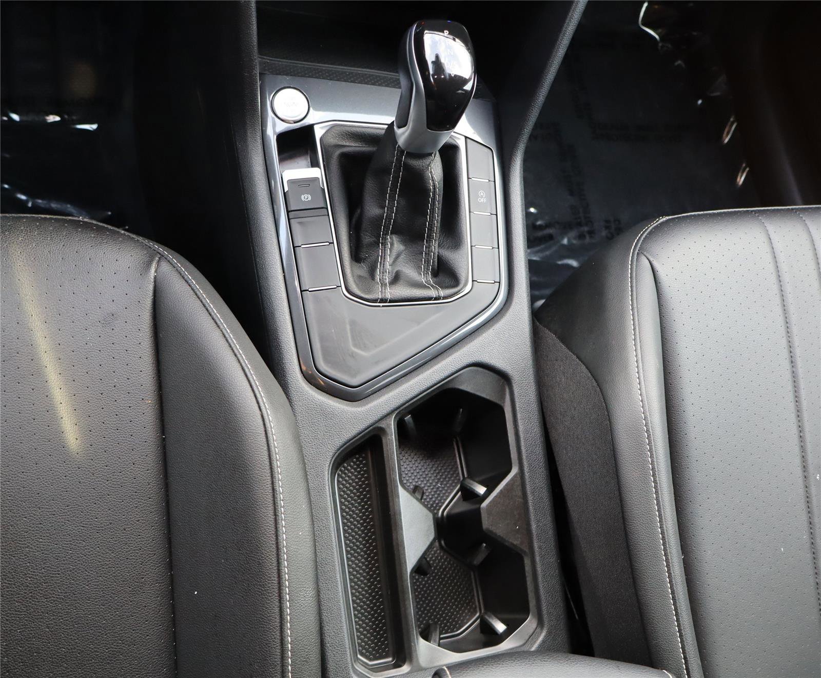 Certified 2023 Volkswagen Tiguan SE FWD image 22