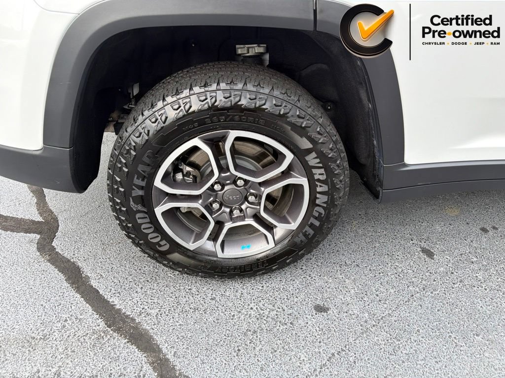 Certified 2022 Jeep Grand Cherokee Trailhawk w/ Advanced Protech Group II AWD/4WD image 20