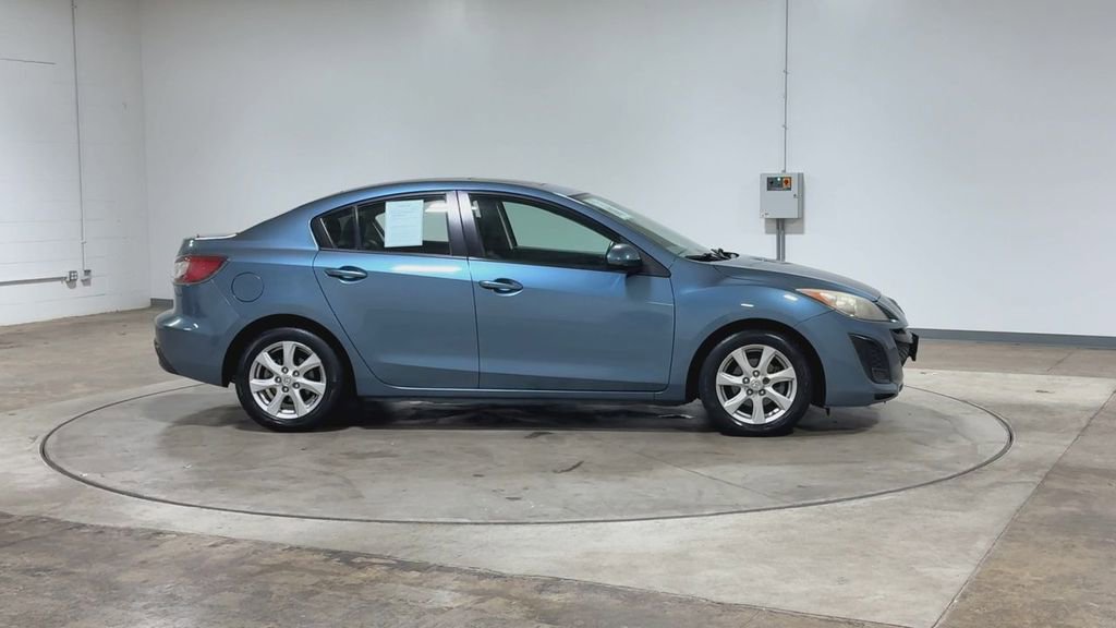 Used 2011 MAZDA MAZDA3 i Touring FWD image 2