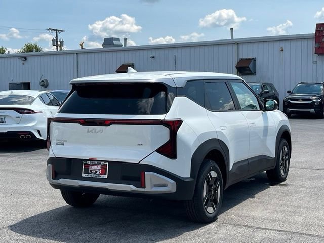 New 2027 Kia Seltos LX FWD image 13