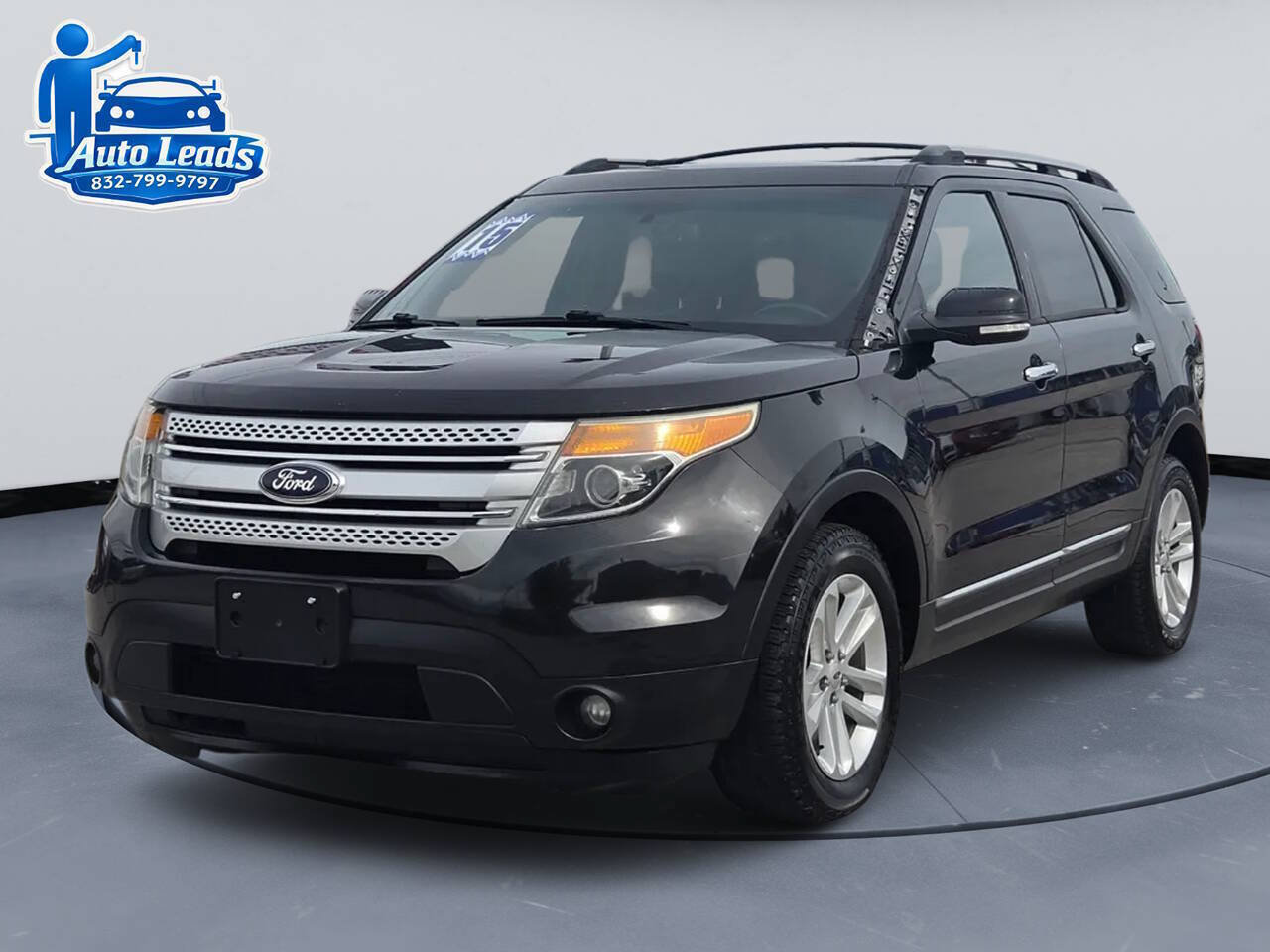 Used 2015 Ford Explorer XLT w/ Equipment Group 202B AWD/4WD image 3