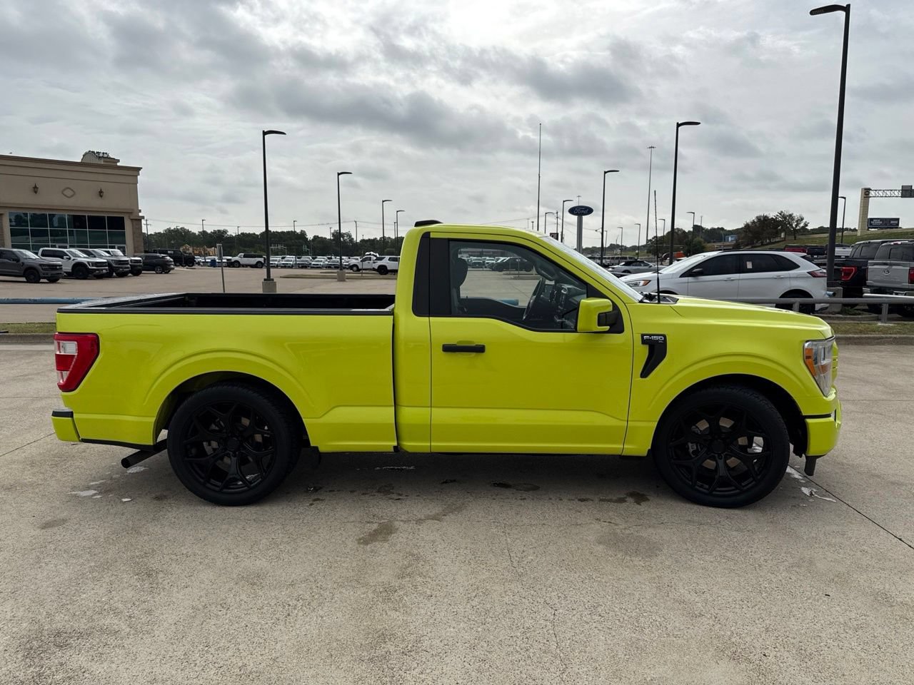Used 2022 Ford F150 XL w/ Equipment Group 101A High RWD image 16
