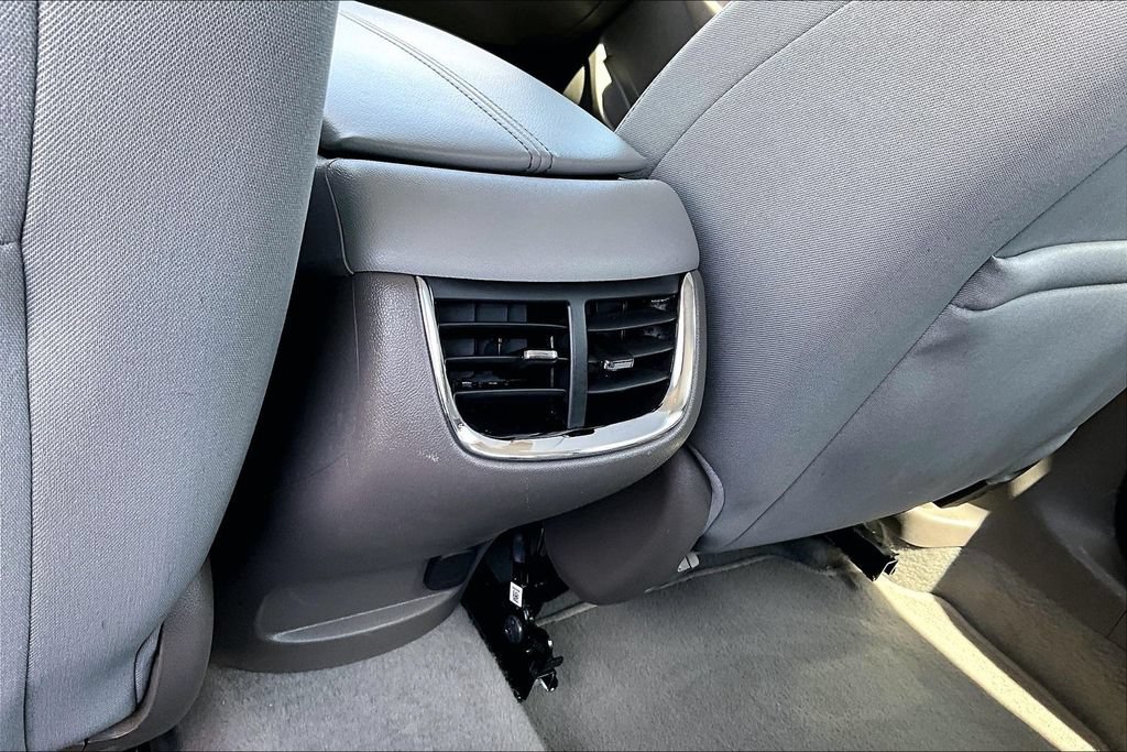 Used 2025 Chevrolet Malibu LT FWD image 32