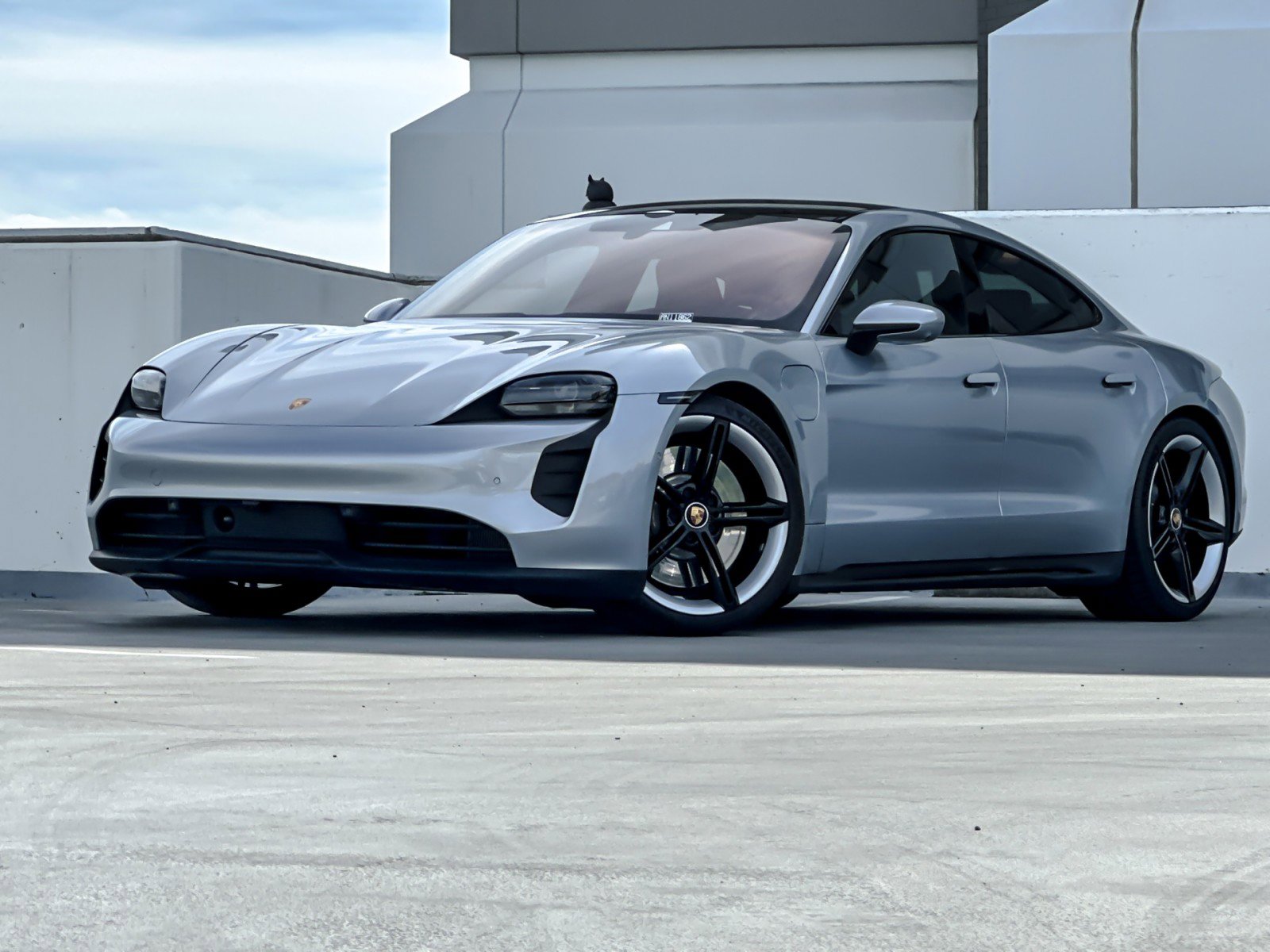 Certified 2023 Porsche Taycan GTS image 1