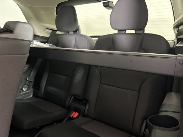 Used 2025 Volvo XC90 B6 Plus w/ Protection Package Premier AWD/4WD image 27