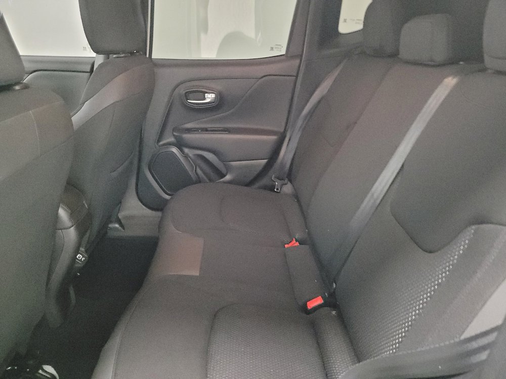 Used 2020 Jeep Renegade Altitude FWD image 18